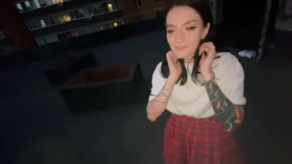 - А слабо по пьяни мне на крыше отсосать? - Ноу праблем, можешь хуй свой доставать!